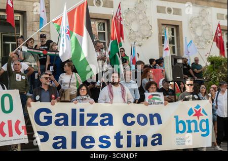 Vigo, Spanien. Oktober 2025. Eine Kundgebung zur Verteidigung der Menschenrechte in Palästina, ausgelöst durch den Völkermord der israelischen Regierung, organisiert von Gewerkschaften im ganzen Land, die zu einem Generalstreik zur Teilnahme an den Protesten aufrufen. Quelle: Xan Gasalla/Alamy Live News Stockfoto