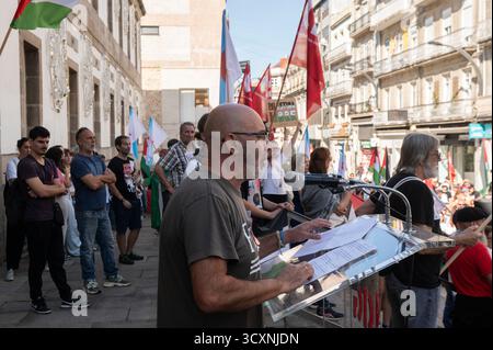 Vigo, Spanien. Oktober 2025. Eine Kundgebung zur Verteidigung der Menschenrechte in Palästina, ausgelöst durch den Völkermord der israelischen Regierung, organisiert von Gewerkschaften im ganzen Land, die zu einem Generalstreik zur Teilnahme an den Protesten aufrufen. Quelle: Xan Gasalla/Alamy Live News Stockfoto