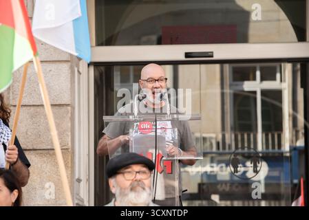 Vigo, Spanien. Oktober 2025. Eine Kundgebung zur Verteidigung der Menschenrechte in Palästina, ausgelöst durch den Völkermord der israelischen Regierung, organisiert von Gewerkschaften im ganzen Land, die zu einem Generalstreik zur Teilnahme an den Protesten aufrufen. Quelle: Xan Gasalla/Alamy Live News Stockfoto