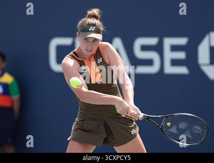 Die tschechische Tennisspielerin Linda Noskova (CZE) im Einsatz bei den US Open Championships 2025, USTA Billie Jean King National Tennis Center, Flushing Meadows, N Stockfoto