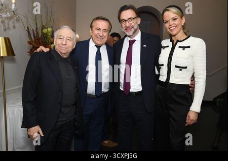 New York, USA. Oktober 2025. (L-R) Jean Todt (F1) Koch Daniel Boulud, Cedrik Fouriscot, Generalkonsul von Frankreich und Katherine Gage Boulud nehmen am 14. Oktober an dem Paris Brain Institute America Dinner teil, das von Martine Assouline, Vorsitzende des PBIA, New York, NY, veranstaltet wird. 2025. (Foto: Anthony Behar/SIPA USA) Credit: SIPA USA/Alamy Live News Stockfoto