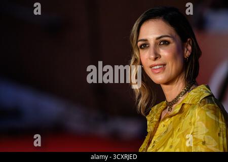 Rom, Italien. Oktober 2025. EMA Stokholma nimmt am 15. Oktober 2025 beim 20. Rom Filmfestival im Auditorium Parco della Musica in Rom (Italien) am Eröffnungsteppich „La Vita Va Cosi“ Teil. Quelle: Insidefoto/Alamy Live News Stockfoto