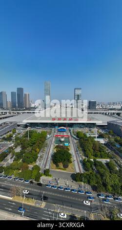 Luftaufnahmen des Shenzhen North Station Central Park im Bezirk Longhua, Shenzhen Stockfoto