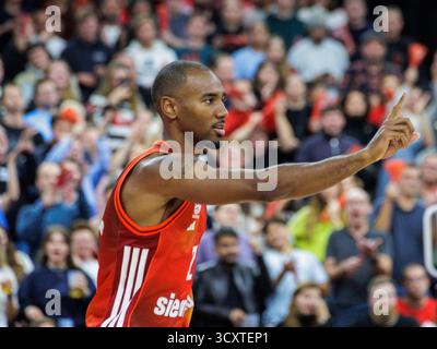 Bayerns 22 Isiaha MIKE. Basketball: Bayern - Mailand 64:53. Euroleague, FC Bayern Basketball - EA7 Emporio Armani Mailand, Runde 4, Saison 2025-2026, am 14.10.2025 in München, S A P G A R D E N, Deutschland. Quelle / Copyright / Credit : Oryk HAIST *** Bayerns 22 Isiaha MIKE Basketball Bayern Milan 64 53 Euroleague, FC Bayern Basketball EA7 Emporio Armani Milan, Runde 4, Saison 2025 2026, am 14 10 2025 in München, S A P G A R D E N, Deutschland Quelle Copyright Credit Oryk HAIST xBASKETBALL-BAYERN-MAILANDx Stockfoto