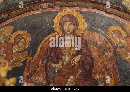 Pantanassa Kloster aus dem 15. Jahrhundert n. Chr., Heilige Maria mit Jesuskind und Engeln in einem Fresko Wandgemälde, Mystras, Mistra, UNESCO-Weltkulturerbe, ME Stockfoto