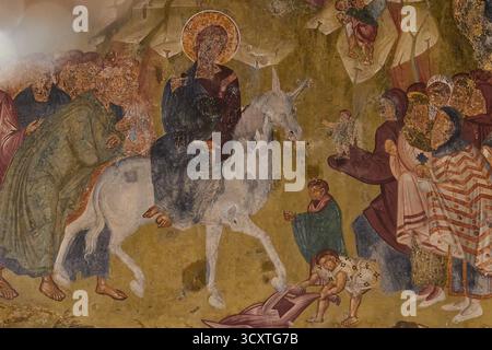 Pantanassa Kloster aus dem 15. Jahrhundert n. Chr., Eintritt in Jerusalem mit Jesus auf einem Esel, umgeben von Menschen, Mystras, Mistra, UNESCO Weltherita Stockfoto