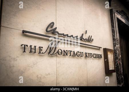 LONDON – 10. SEPTEMBER 2025: Hyatt Regency London – The Churchill, ein Luxushotel mit dem Restaurant Montagu Kitchen am 30 Portman Square, Marylebone Stockfoto
