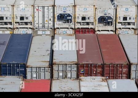 DÄNEMARK, Aabenraa Havn, Containerschiff Laura Maersk, Maersk 40 Fuß Container und Kühlcontainer an Deck Stockfoto
