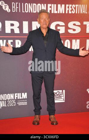 London, Großbritannien. Oktober 2025. Bruce Springsteen bei der 69. BFI London Film Festival Headline Gala „Springsteen: Deliver Me from Nowhere“, Tag 8, Royal Festival Hall, Belvedere Road, am Mittwoch, den 15. Oktober 2025 in London, England, Großbritannien. CAP/CAN © CAN/Capital Pictures Credit: Capital Pictures/Alamy Live News Stockfoto