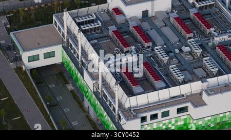 Kühl-Transporter, HLK auf einem Rechenzentrum, Rechenzentrum. Stockfoto