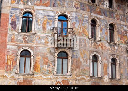 Pizza del Duomo und Neptuno-Brunnen. Trient, Italien Stockfoto