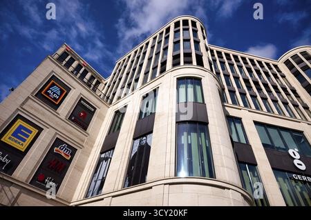 Außenansicht des Einkaufszentrums das Gerber, Logo, Mauritius, Aldi Sued, Edeka, dm, Drugstore Müller, H & M Hennes & Mauritz, Stuttgart, Baden-Wuertt Stockfoto
