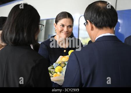 Busan, Südkorea. Oktober 2025. Kronprinzessin Victoria kommt am 17. Oktober 2025 am Bahnhof Busan in Südkorea an. Die schwedische Kronprinzessin Victoria besucht vom 15. Bis 17. Oktober offiziell Südkorea. Foto: Jessica Gow/TT/Code 10070 dieser Text ist automatisch übersetzt Credit: TT News Agency/Alamy Live News Stockfoto