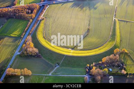 Luftaufnahme, Mauerlandschaft, Wickeder Straße, A44 Autobahn, Werl, Nordrhein-Westfalen, Deutschland Stockfoto