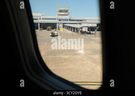 Ein Fensterblick auf das King Phalo Terminal im Osten Londons bei Ankunft aus Durban, Oktober 2025. Stockfoto