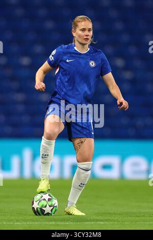 London, Großbritannien. Oktober 2025. Sjoeke Nusken aus Chelsea beim Spiel Chelsea Women vs Paris FC UEFA Women's Champions League in Stamford Bridge, London. Der Bildnachweis sollte lauten: Paul Terry/Sportimage Credit: Sportimage Ltd/Alamy Live News Stockfoto