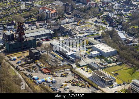 Luftaufnahme, Industriegebiet, ehemaliges Kohlebergwerk, Doppelbock-Wicklungsturm der ehemaligen Zeche Pluto in Wanne-Eickel, Herne, Ruhrgebiet, Nord-RHI Stockfoto