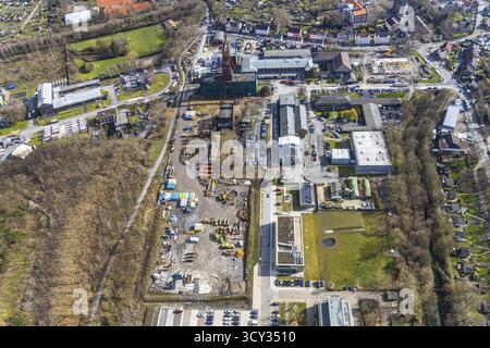 Luftaufnahme, Industriegebiet, ehemaliges Kohlebergwerk, Doppelbock-Wicklungsturm der ehemaligen Zeche Pluto in Wanne-Eickel, Herne, Ruhrgebiet, Nord-RHI Stockfoto