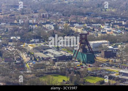 Luftaufnahme, Industriegebiet, ehemaliges Kohlebergwerk, Doppelbock-Wicklungsturm der ehemaligen Zeche Pluto in Wanne-Eickel, Herne, Ruhrgebiet, Nord-RHI Stockfoto