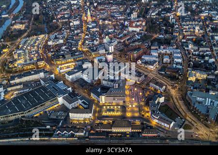 Luftaufnahme, Überblick über Hamm bei Nacht, technisches Rathaus, Bahnhofsvorplatz, Alleecenter ECE, Lutherkirche im Lutherviertel, Bockum-Hoevel, H Stockfoto
