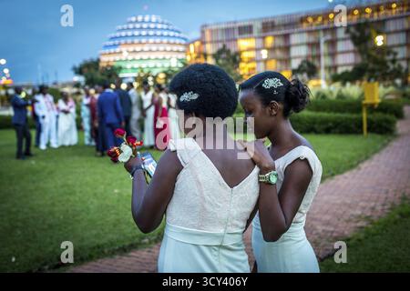 RWA RUANDA RUANDA Kigali Eine Hochzeitsfeier hat im Kigali Convention Centre Fotos gemacht. Ein beliebter angesehener Ort, wo Fotos und Videos zu finden sind Stockfoto