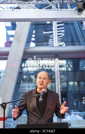 DEU Deutschland Berlin Eröffnungsfeier für das neue Taz-Gebäude in der Friedrichstraße Rede von Finanzminister Olaf Scholz Stockfoto