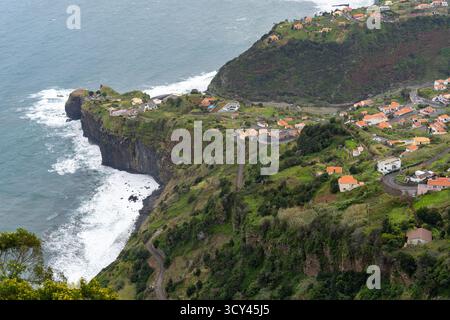 Vulkanküste von Faial in Madeira, Portugal Stockfoto