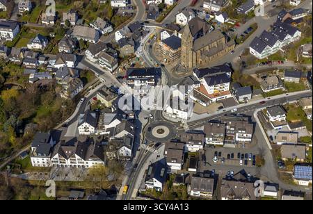 Luftaufnahme, Bauabschnitt Kreisverkehr Bahnhofstraße Huettenstraße, neues Wohn- und Geschäftshaus Bahnhofstraße am katholischen paris Stockfoto