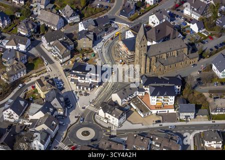 Luftaufnahme, Bauabschnitt Kreisverkehr Bahnhofstraße Huettenstraße, neues Wohn- und Geschäftshaus Bahnhofstraße am katholischen paris Stockfoto