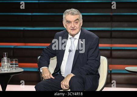 Herbert Reul Politiker 10/25 her Herbert Reul am 2. Oktober 2025 in Markus Lanz , ZDF Aufzeichnung vom 1. Oktober 2025 TV Fernsehen Talkshow Talkshow Deutschland deutsch deutscher Mann CDU Politik NRW Innenminister Landesminister Minister Politiker german quer halb sitzend sprechend neutral *** Herbert Reul Politiker 10 25 Herbert Reul Politiker 10 25 Herbert Reul am 2. Oktober 2025 in Markus Lanz , ZDF Aufnahme vom 1. Oktober 2025 TV Talkshow Talk Show Deutschland Deutscher Mann CDU Politik NRW Innenminister Minister Politiker Deutscher Kreuz halb sitzend neutral Stockfoto