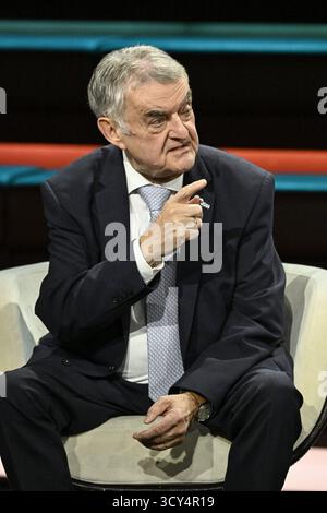 Herbert Reul Politiker 10/25 her Herbert Reul am 2. Oktober 2025 in Markus Lanz , ZDF Aufzeichnung vom 1. Oktober 2025 TV Fernsehen Talkshow Talkshow Deutschland deutsch deutscher Mann CDU Politik NRW Innenminister Landesminister Minister Politiker german hoch halb sitzend sprechend gestikuliert *** Herbert Reul Politiker 10 25 Herbert Reul Politiker 10 25 Herbert Reul am 2. Oktober 2025 in Markus Lanz , ZDF Aufnahme vom 1. Oktober 2025 TV-Talkshow Talkshow Deutschland Deutscher Mann CDU Politik NRW Innenminister Minister Politiker deutscher High halb sitzend sprechender Gesticulatin Stockfoto