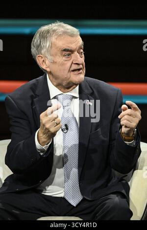 Herbert Reul Politiker 10/25 her Herbert Reul am 2. Oktober 2025 in Markus Lanz , ZDF Aufzeichnung vom 1. Oktober 2025 TV Fernsehen Talkshow Talkshow Deutschland deutsch deutscher Mann CDU Politik NRW Innenminister Landesminister Minister Politiker german hoch halb sitzend sprechend gestikuliert *** Herbert Reul Politiker 10 25 Herbert Reul Politiker 10 25 Herbert Reul am 2. Oktober 2025 in Markus Lanz , ZDF Aufnahme vom 1. Oktober 2025 TV-Talkshow Talkshow Deutschland Deutscher Mann CDU Politik NRW Innenminister Minister Politiker deutscher High halb sitzend sprechender Gesticulatin Stockfoto