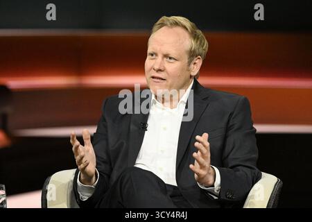 Tilman Kuban Politiker 10/25 ihr Tilman Kuban am 1. Oktober 2025 in Markus Lanz , ZDF TV Fernsehen Talkshow Talkshow Deutschland deutsch deutscher Mann CDU Politik Politiker german quer halb sitzend sprechend gestikuliert *** Tilman Kuban Politiker 10 25 Ihr Tilman Kuban am 1. Oktober 2025 in Markus Lanz , ZDF TV Talkshow Talkshow Deutschland deutscher Mann CDU Politik Politiker german Cross halb sitzend sprechend gestikulierend Stockfoto