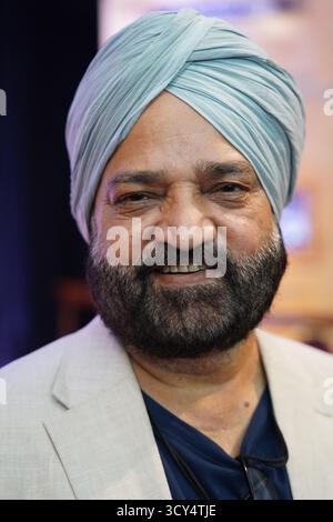 Kalkutta, Indien. Oktober 2025. Porträt von Prof. Dr. Rajinder Singh, renommierter Wissenschaftshistoriker der Universität Oldenburg, während seines Besuchs im Birla Industrial & Technological Museum. Er hielt einen Vortrag zum Thema „Instrumente und Forschungseinrichtungen hinter der Entdeckung des Raman-Effekts“ im Rahmen der 2. Öffentlichen Engagement Lecture, die vom National Science & Technology Digital Archive, Ministerium für Kultur, Regierung von Indien organisiert wurde. (Foto: Biswarup Ganguly/Pacific Press) Credit: Pacific Press Media Production Corp./Alamy Live News Stockfoto