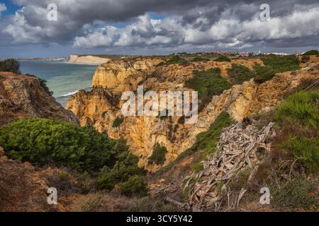 Küstenlandschaft der Algarve in Lagos, Südportugal. Stockfoto
