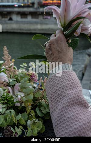Saint Ouen, Paris, Frankreich. Oktober 2025. Am 17. Oktober 1961, mitten im Algerienkrieg, demonstrierten Algerier in Paris friedlich gegen die Ausgangssperre, die von Polizeipräfekt Maurice Papon erlassen wurde. Diese Demonstration, die auf Aufruf der FLN organisiert wurde, wurde gewaltsam unterdrückt: Zwischen Dutzenden und Hunderten von Toten. (Kreditbild: © Sadak Souici/ZUMA Press Wire) NUR REDAKTIONELLE VERWENDUNG! Nicht für kommerzielle ZWECKE! Stockfoto