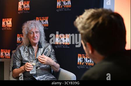 Stuttgart, Deutschland. Oktober 2025. Queen-Gitarrist Brian May, aufgenommen während eines Interviews bei der Premiere des Musicals We will Rock You im Palladium Theater. Quelle: Bernd Weißbrod/dpa/Alamy Live News Stockfoto