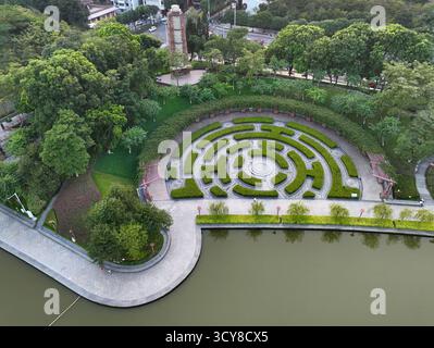 Luftaufnahmen des Kuixing Pavillons im Qiandeng Lake Central Park, Nanhai District, Foshan City Stockfoto