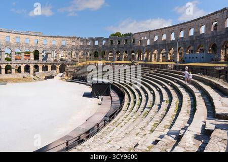 Pula Arena Römisches Amphitheater an Sommertagen in Kroatien Stockfoto