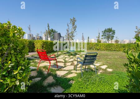 Baku, Aserbaidschan. oktober 2025. Blick auf das Central Park Labyrinth im Stadtzentrum Stockfoto