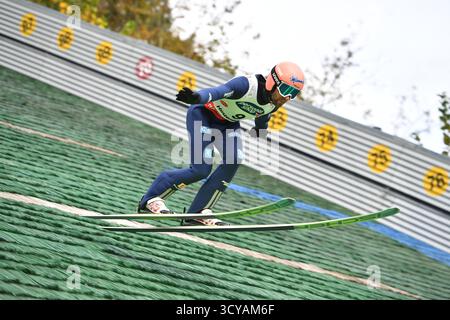 Eferding, Österreich. Oktober 2025. EFERDING, ÖSTERREICH - 18. OKTOBER: Pius Paschke aus Deutschland tritt am 18. Oktober 2025 in Eferding, Österreich bei der Frauen-HS 90 beim Viessmann FIS Skisprungweltcup Hinzenbach in der Energie AG Skisprungarena an 251018 SEPA 24 026 - 20251018 PD3657 Credit: APA-PictureDesk/Alamy Live News Stockfoto