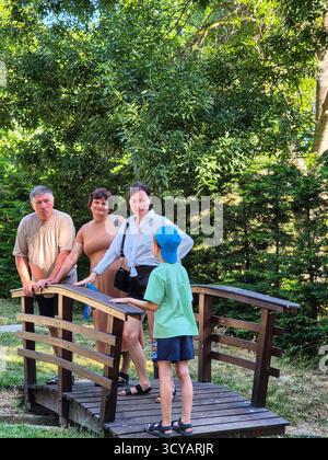 Familienzeit. Familienausflug. Zeit mit der Familie Stockfoto