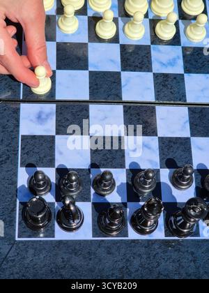 Intellektuelles Duell. Schachspiel Stockfoto