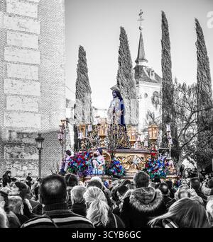 Procesión de Semana Santa en la plaza Cervantes. Alcalá de Henares. Madrid. España Stockfoto