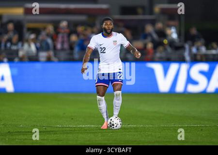 Commerce City, CO, USA. Oktober 2025. US-Verteidiger Mark McKenzie (22) während des internationalen Fußballspiels zwischen der US-Nationalmannschaft und Australien im Dick's Sporting Goods Park in Commerce City, CO. (Foto: Kevin Langley/Sports South Media). Quelle: csm/Alamy Live News Stockfoto