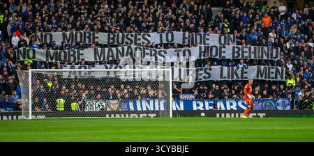Ibrox Stadium, Glasgow, Großbritannien. Oktober 2025. Scottish Premiership Football, Rangers versus Dundee United; Rangers Fans Banner Credit: Action Plus Sports/Alamy Live News Stockfoto
