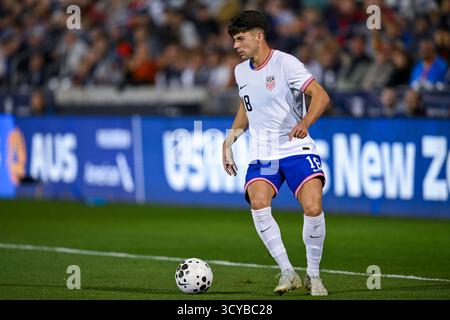 Commerce City, CO, USA. Oktober 2025. US-Verteidiger Max Arfsten (18) während des internationalen Fußballspiels zwischen der US-Nationalmannschaft und Australien im Dick's Sporting Goods Park in Commerce City, CO. (Foto: Kevin Langley/Sports South Media). Quelle: csm/Alamy Live News Stockfoto