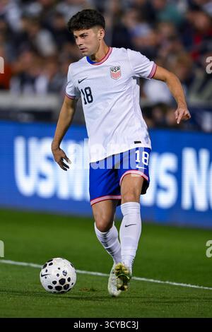 Commerce City, CO, USA. Oktober 2025. US-Verteidiger Max Arfsten (18) während des internationalen Fußballspiels zwischen der US-Nationalmannschaft und Australien im Dick's Sporting Goods Park in Commerce City, CO. (Foto: Kevin Langley/Sports South Media). Quelle: csm/Alamy Live News Stockfoto