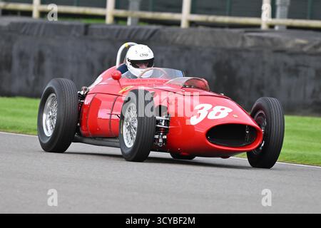 Richard Wilson, Ferrari 246 F1 Dino, Richmond und Gordon Trophies, 25 Minuten Rennen, nach einem trockenen Training fand das Rennen Clo statt Stockfoto