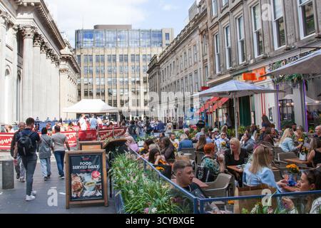 Blick auf Exchange Place und Merchant City in der Buchanan Street in Glasgow, Schottland, Großbritannien Stockfoto